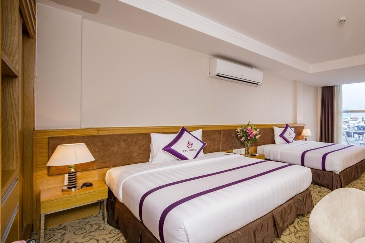 Ttc Hotel Deluxe Airport Ho Či Minovo Město Exteriér fotografie