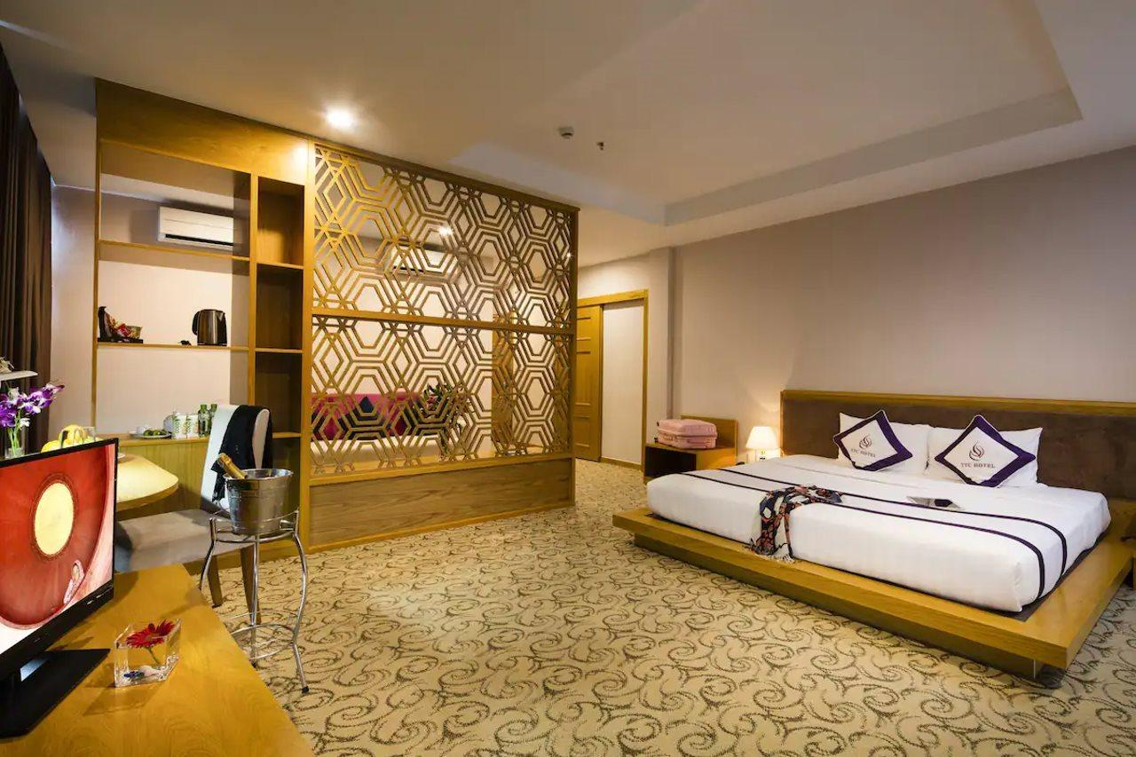 Ttc Hotel Deluxe Airport Ho Či Minovo Město Exteriér fotografie