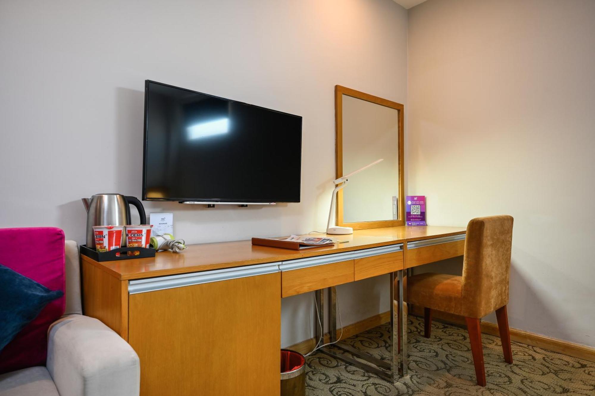 Ttc Hotel Deluxe Airport Ho Či Minovo Město Exteriér fotografie