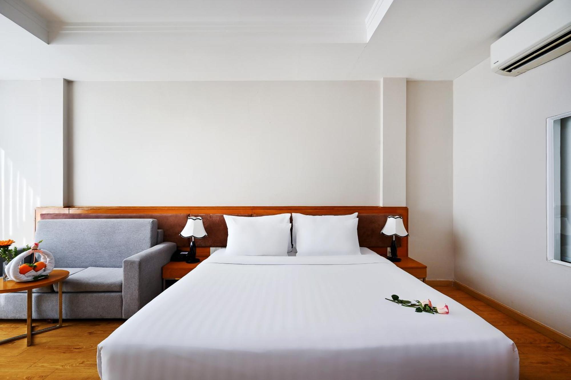 Ttc Hotel Deluxe Airport Ho Či Minovo Město Exteriér fotografie