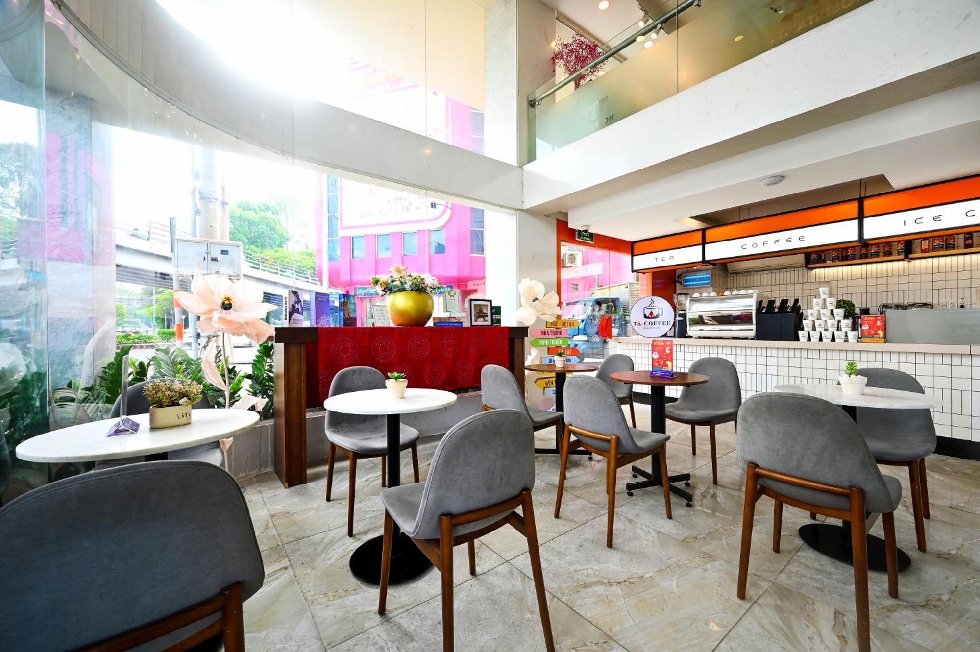 Ttc Hotel Deluxe Airport Ho Či Minovo Město Exteriér fotografie